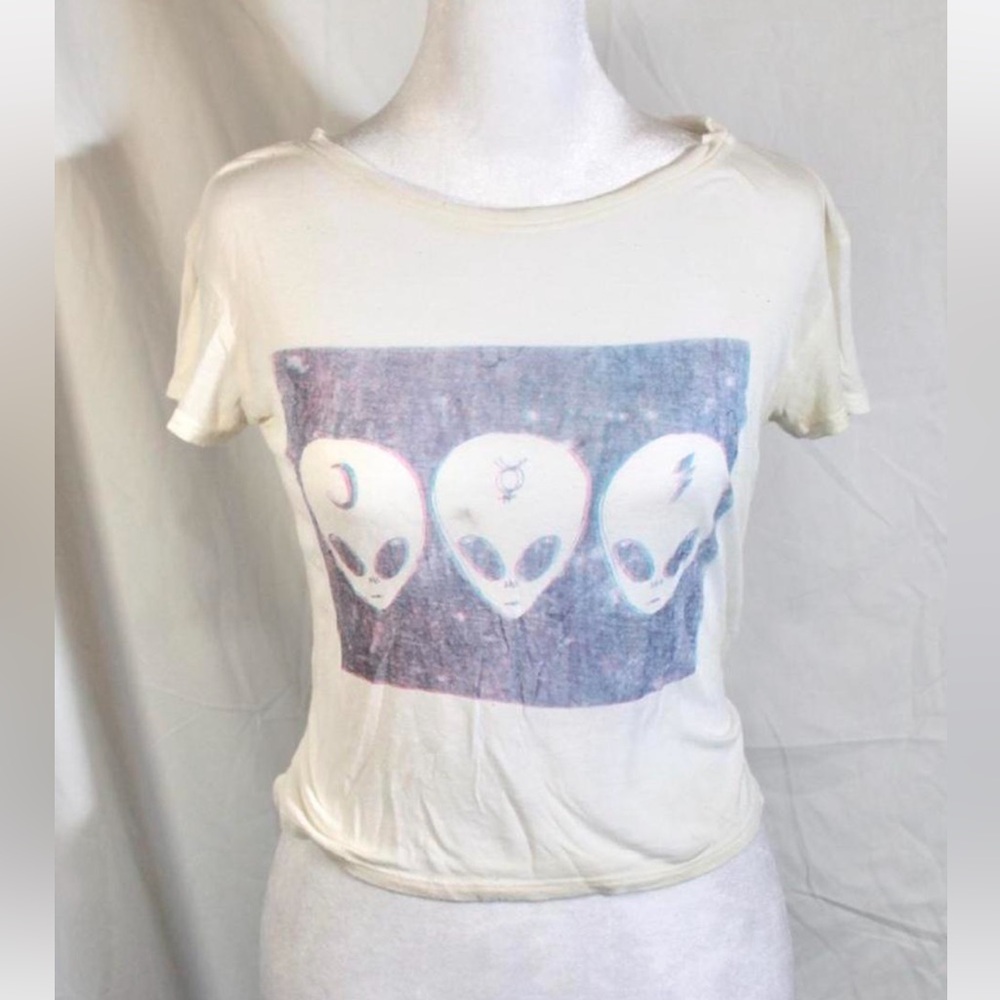 Brandy Melville Cream Short Sleeve Tee with Triple Alien Graphic